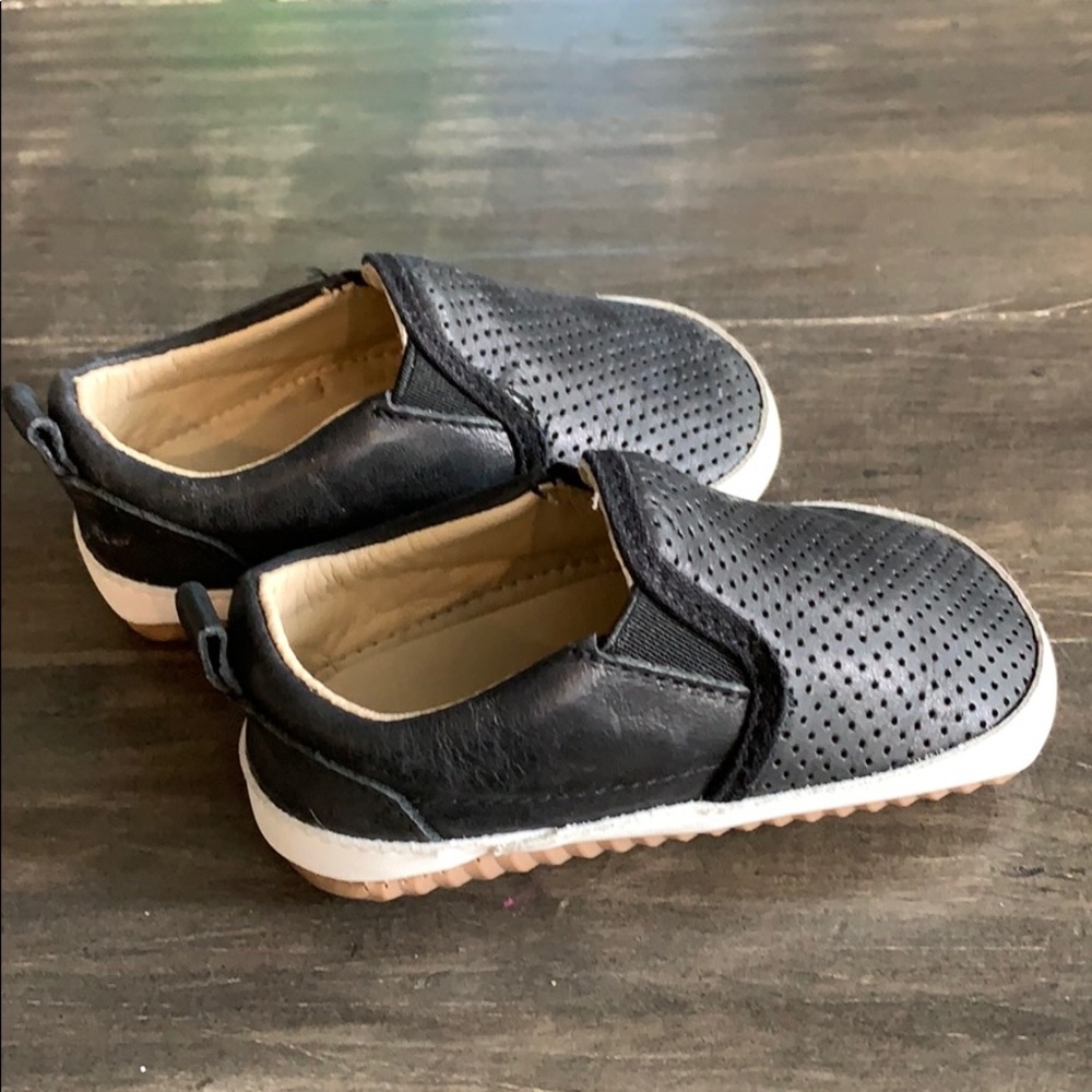 Black size 3 walker shoes